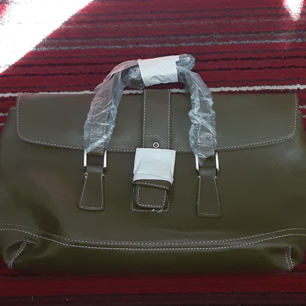 Mark Avon purse